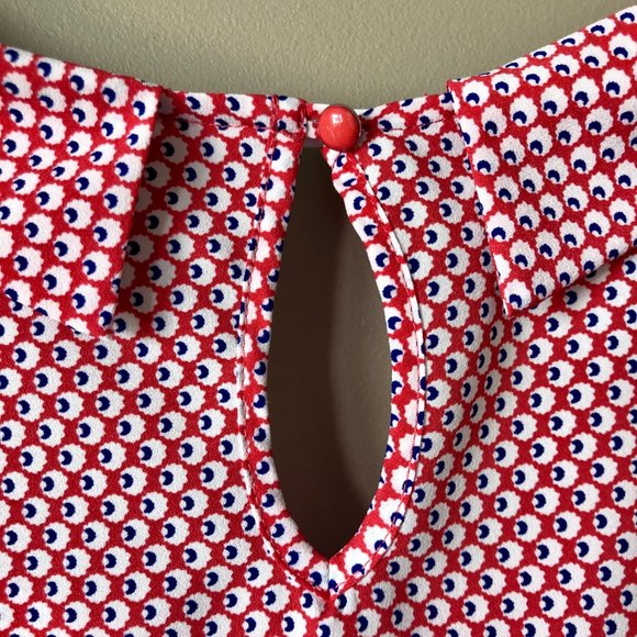 Scoop Neck Flow Top - Picture 3 of 3